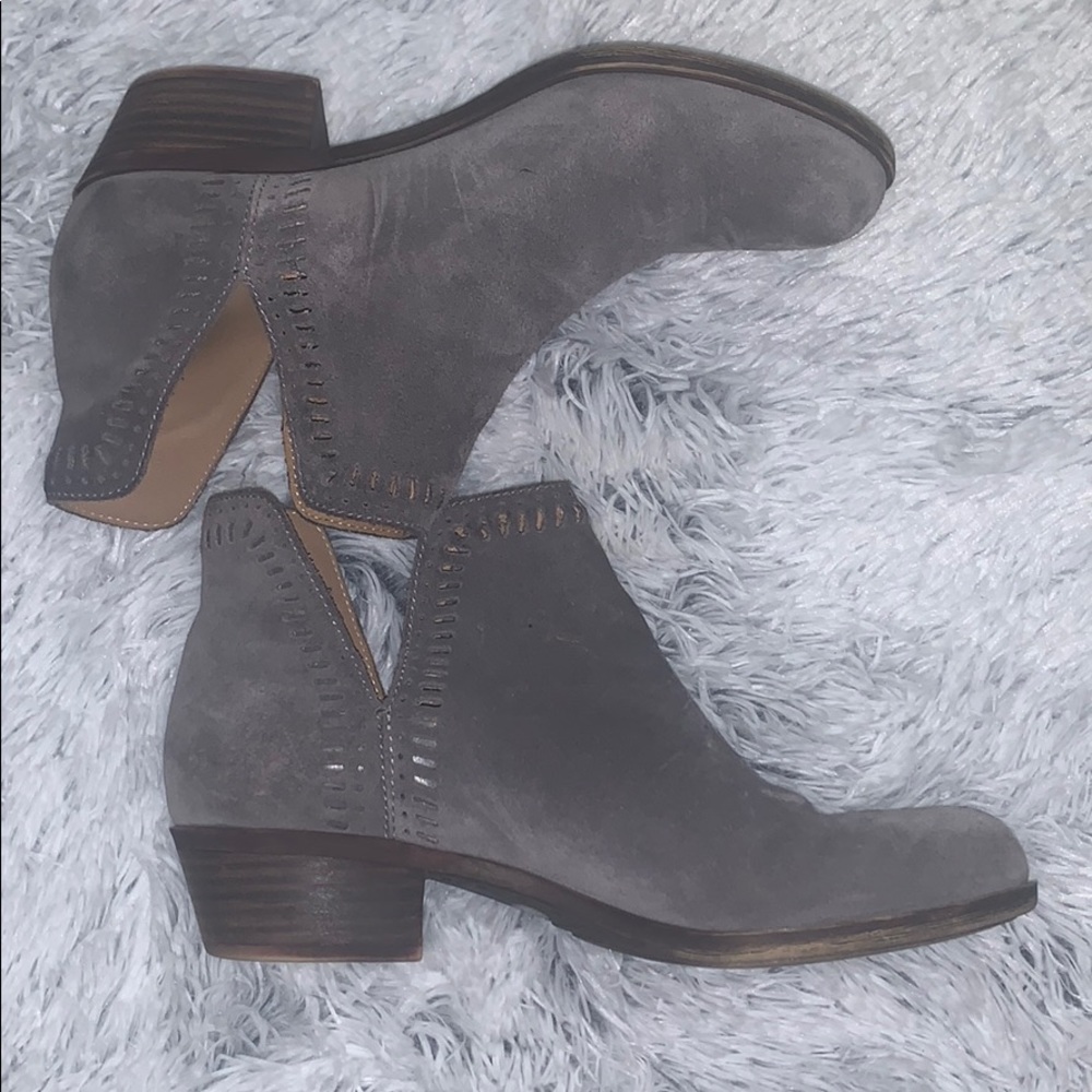 Lucky ๐ brand Booties - Picture 2 of 4